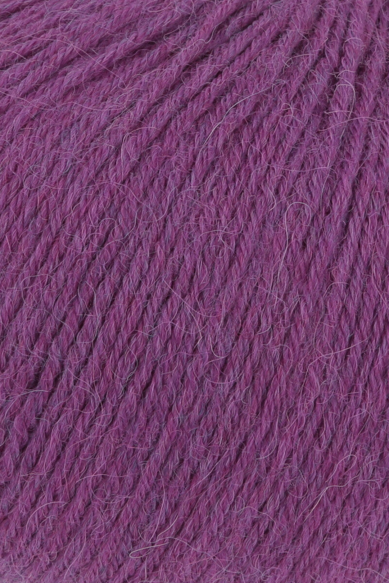 Lang Yarns Alpaca Soxx 6-ply Yarn, 390m / 150g – Pink Mélange (0065), yarn texture