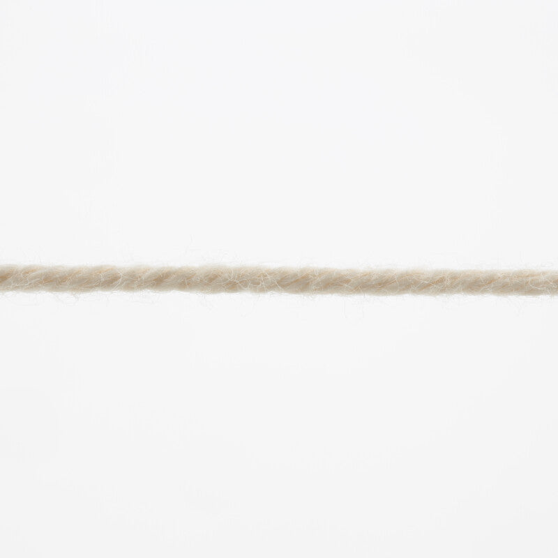 Lang Yarns Oceania – 50g / 140m – Cream (0002) – yarn texture
