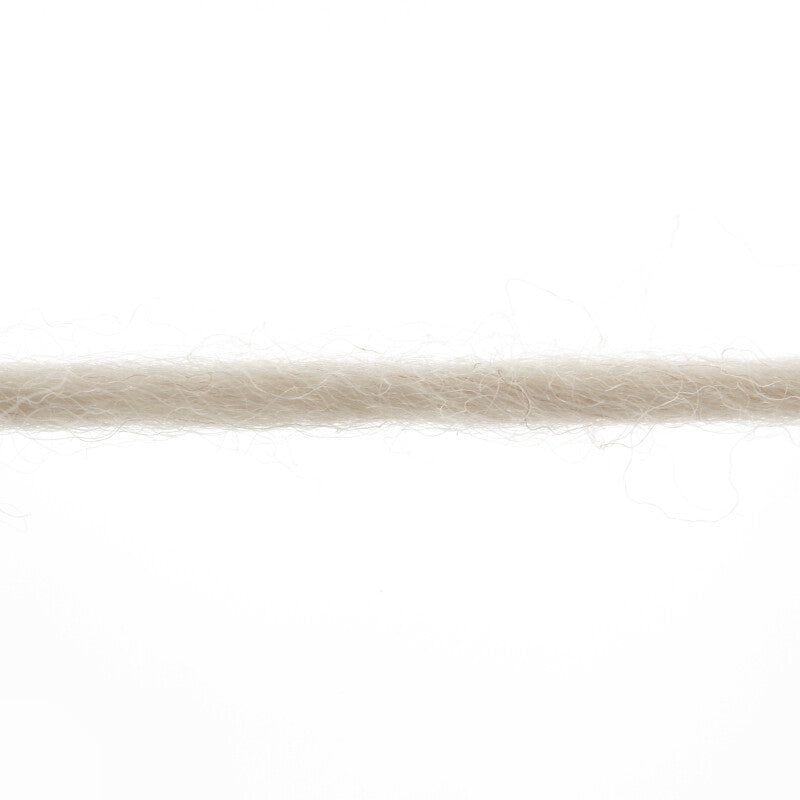 Lang Yarns Naturalis – 50g / 90m – Beige (0026) – yarn texture