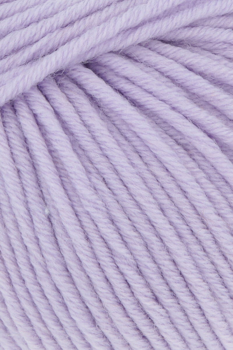 Lang Yarns Merino+ – 50g / 90m – Lilac (0045) – detail
