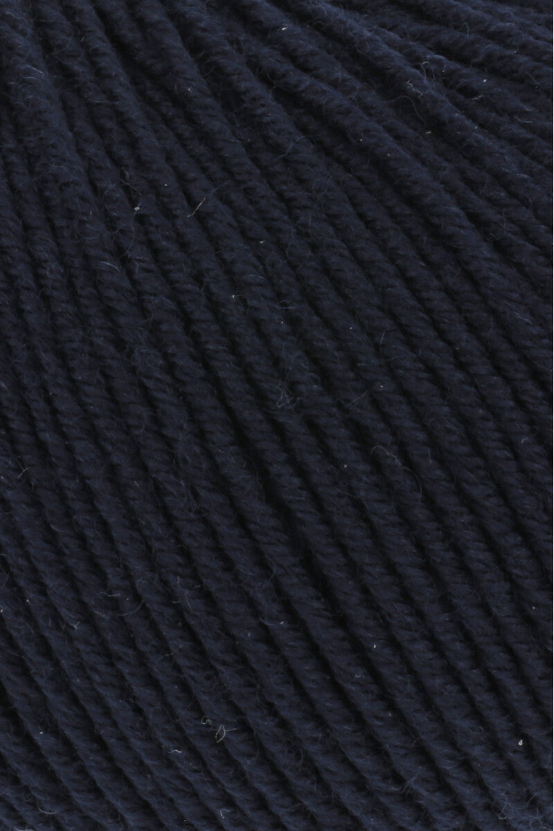 Lang Yarns Merino 150 Yarn, 150m / 50g – Navy (0025), yarn texture