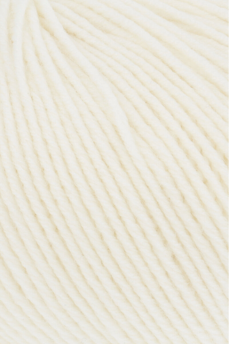 Lang Yarns Merino 150 Yarn, 150m / 50g – Offwhite (0094), yarn texture