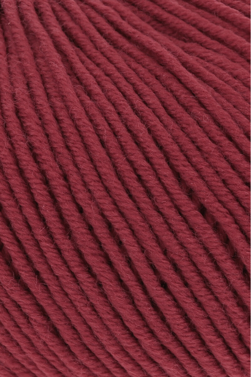 Lang Yarns Merino 120 Yarn, 120m / 50g – Chianti (0087), yarn texture
