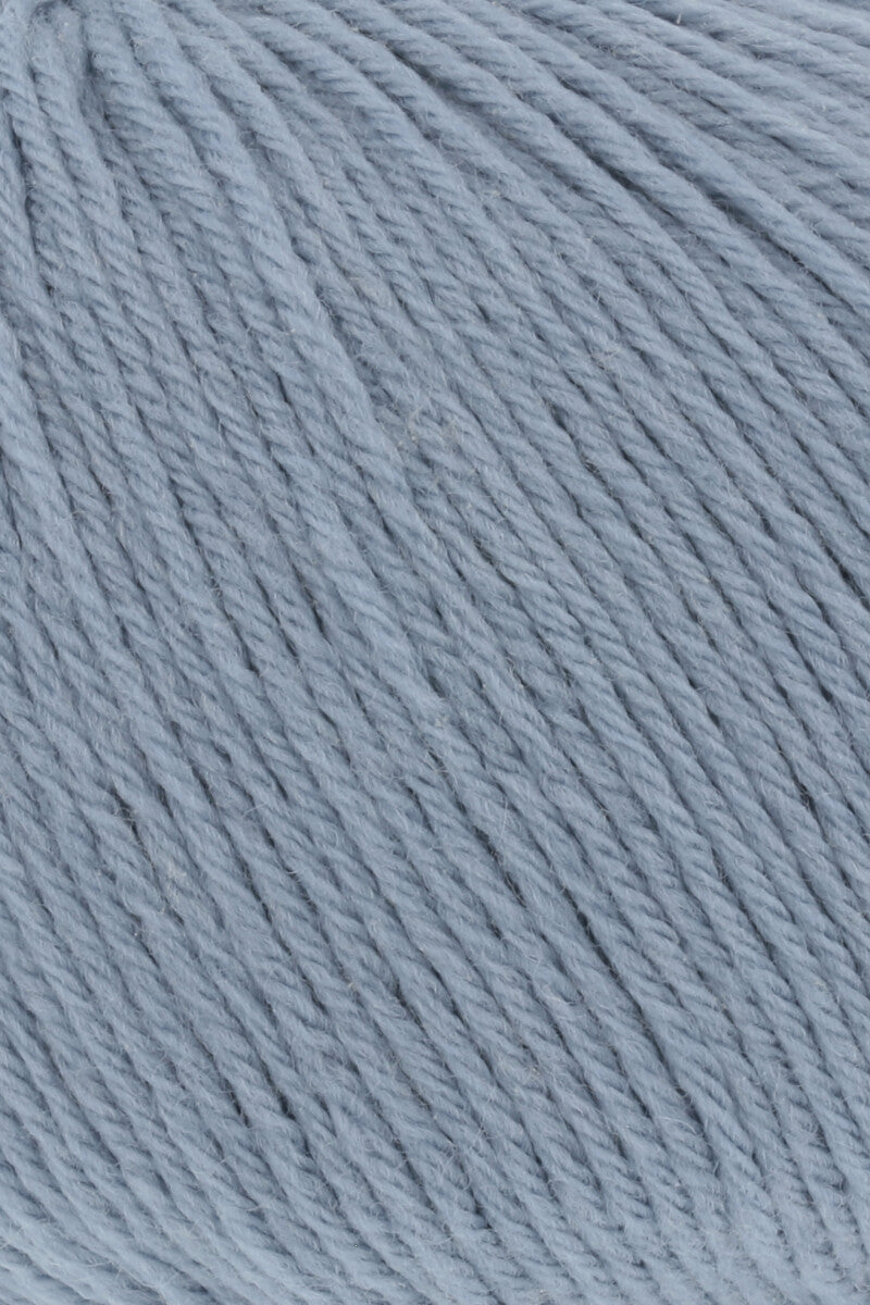 Lang Yarns Merino 200 Bébé Yarn, 203m / 50g – Light Jeans (0333), yarn texture
