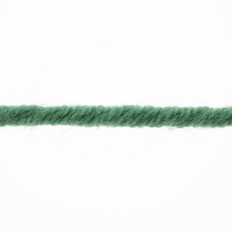 Lang Yarns Merino 70 – 50g / 70m – Grassgreen (0018) – yarn texture
