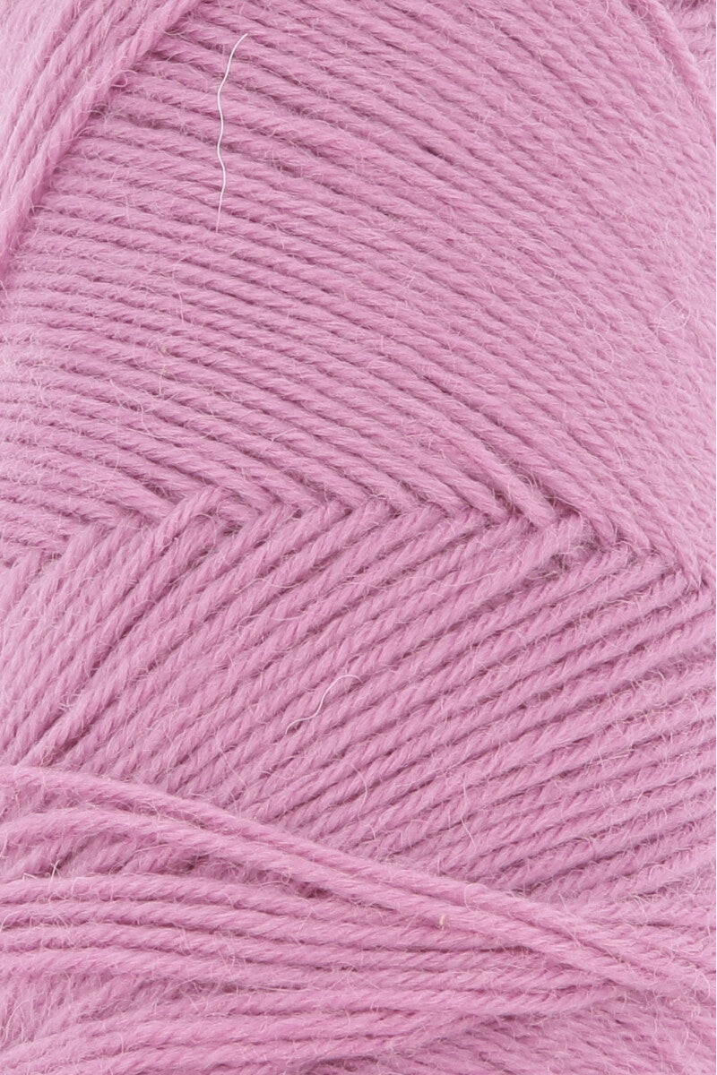 Lang Yarns Jawoll Yarn, 190m / 50g – Rose (0119), yarn texture