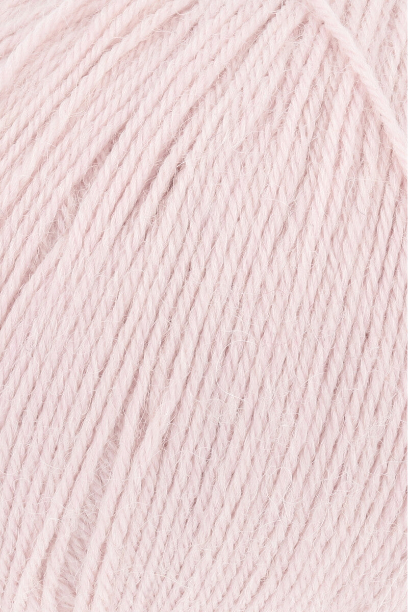 Lang Yarns Alpaca Soxx 4-ply Yarn, 390m / 100g – Rose (0009), yarn texture