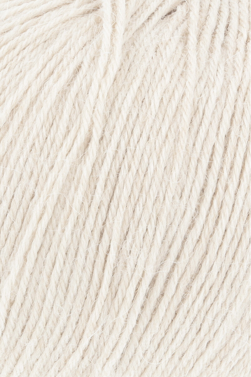 Lang Yarns Alpaca Soxx 4-ply Yarn, 390m / 100g – Sand Mélange (0026), yarn texture