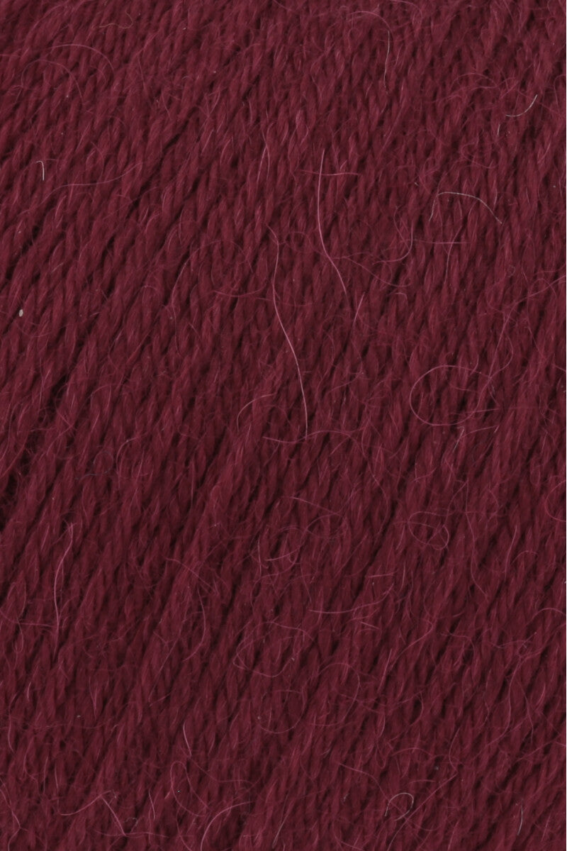 Lang Yarns Alpaca Soxx 4-ply Yarn, 390m / 100g – Burgundy (0062), yarn texture