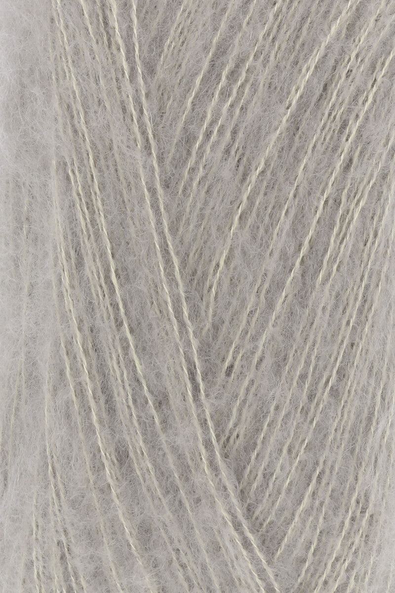 Lang Yarns Cashmere Dreams Yarn, 290m / 25g – Beige (0026), yarn texture