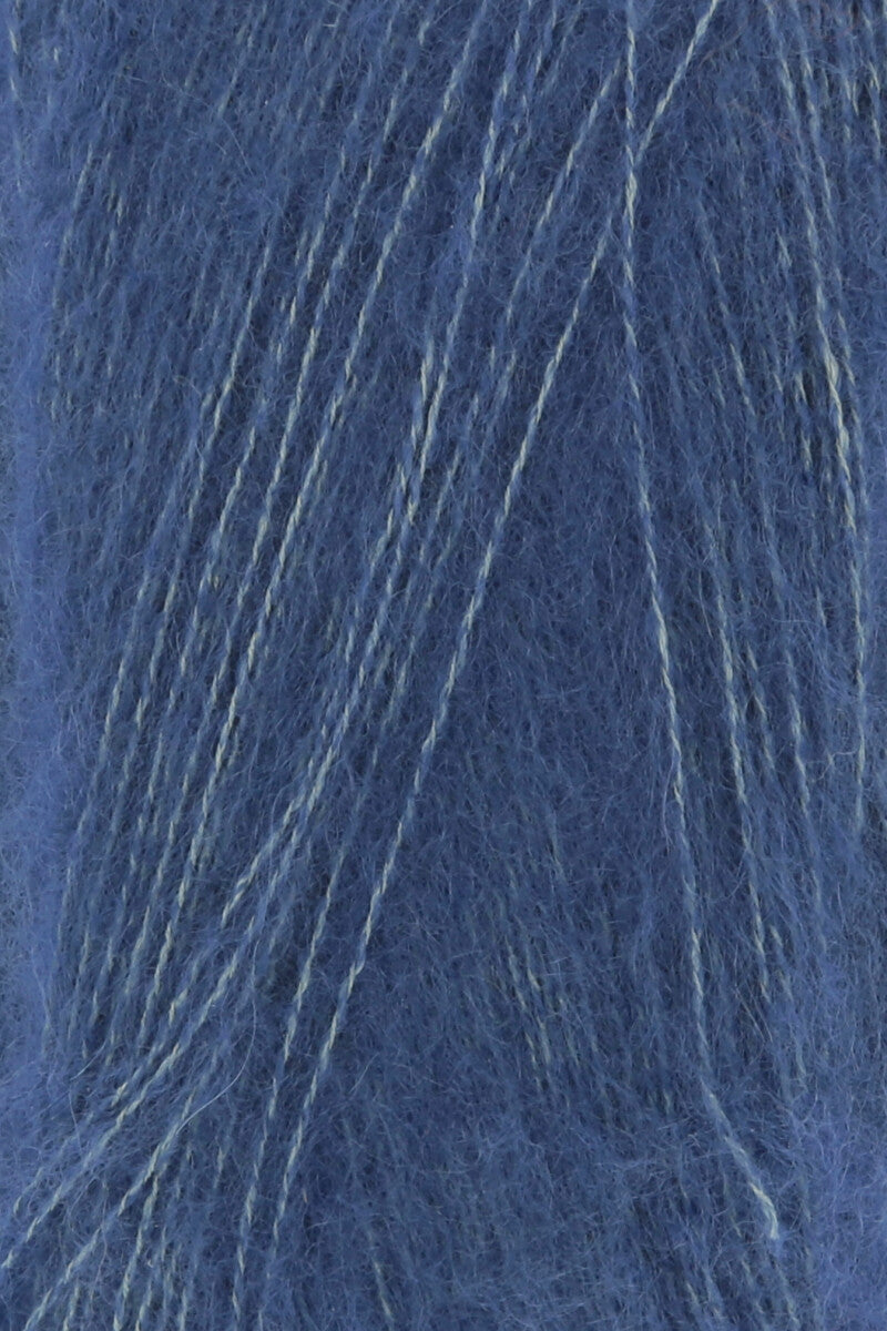 Lang Yarns Cashmere Dreams Yarn, 290m / 25g – Dark Jeans (0034), yarn texture