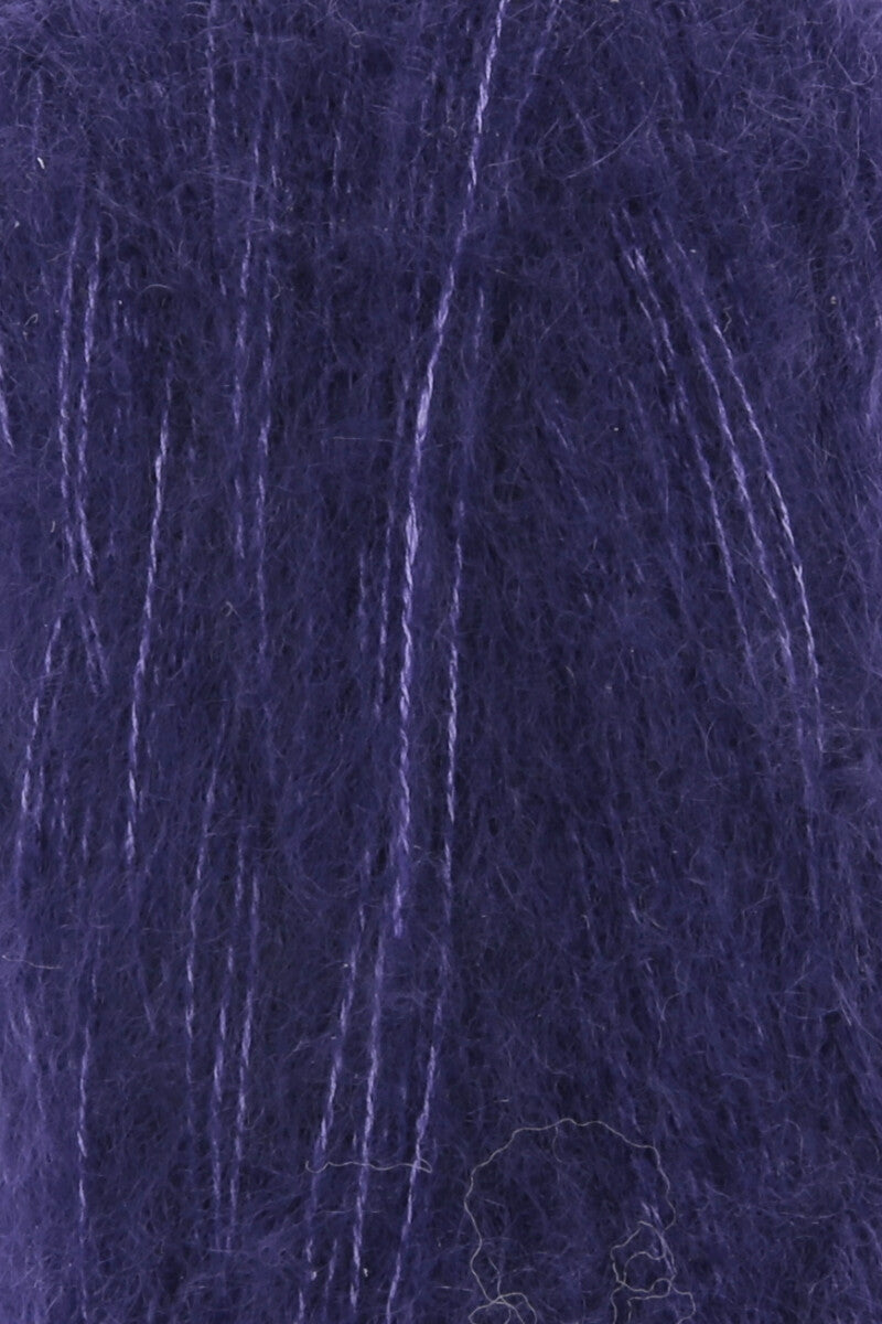 Lang Yarns Cashmere Dreams Yarn, 290m / 25g – Royal Purple (0090), yarn texture