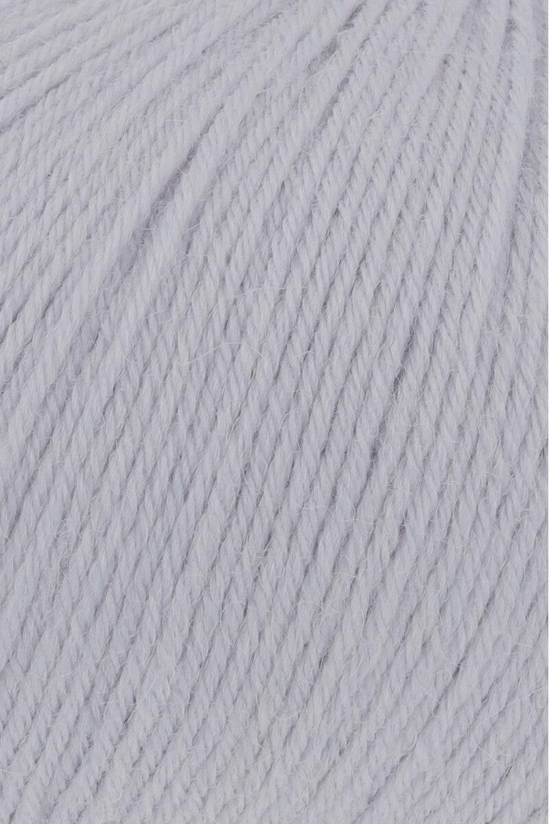 Lang Yarns Alpaca Soxx 6-ply Yarn, 390m / 150g – Lilac (0007), yarn texture