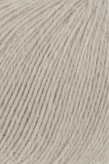 Lang Yarns Alpaca Soxx 6-ply Yarn, 390m / 150g – Sand Mélange (0026), yarn texture