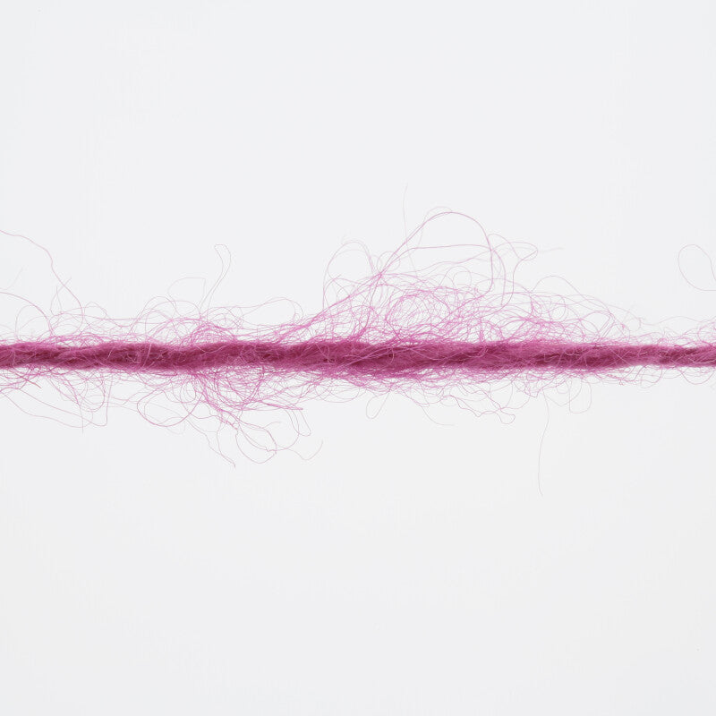 Lang Yarns Regina – 50g / 175m – Fuchsia (0066) – yarn texture