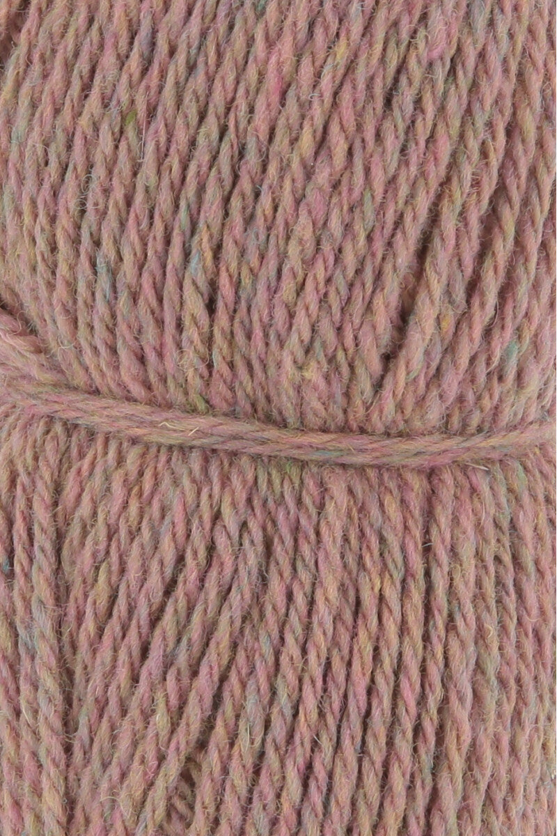 Lang Yarns Donegal Woolen Spun Yarn, 105m / 50g – Rose (0019), yarn texture