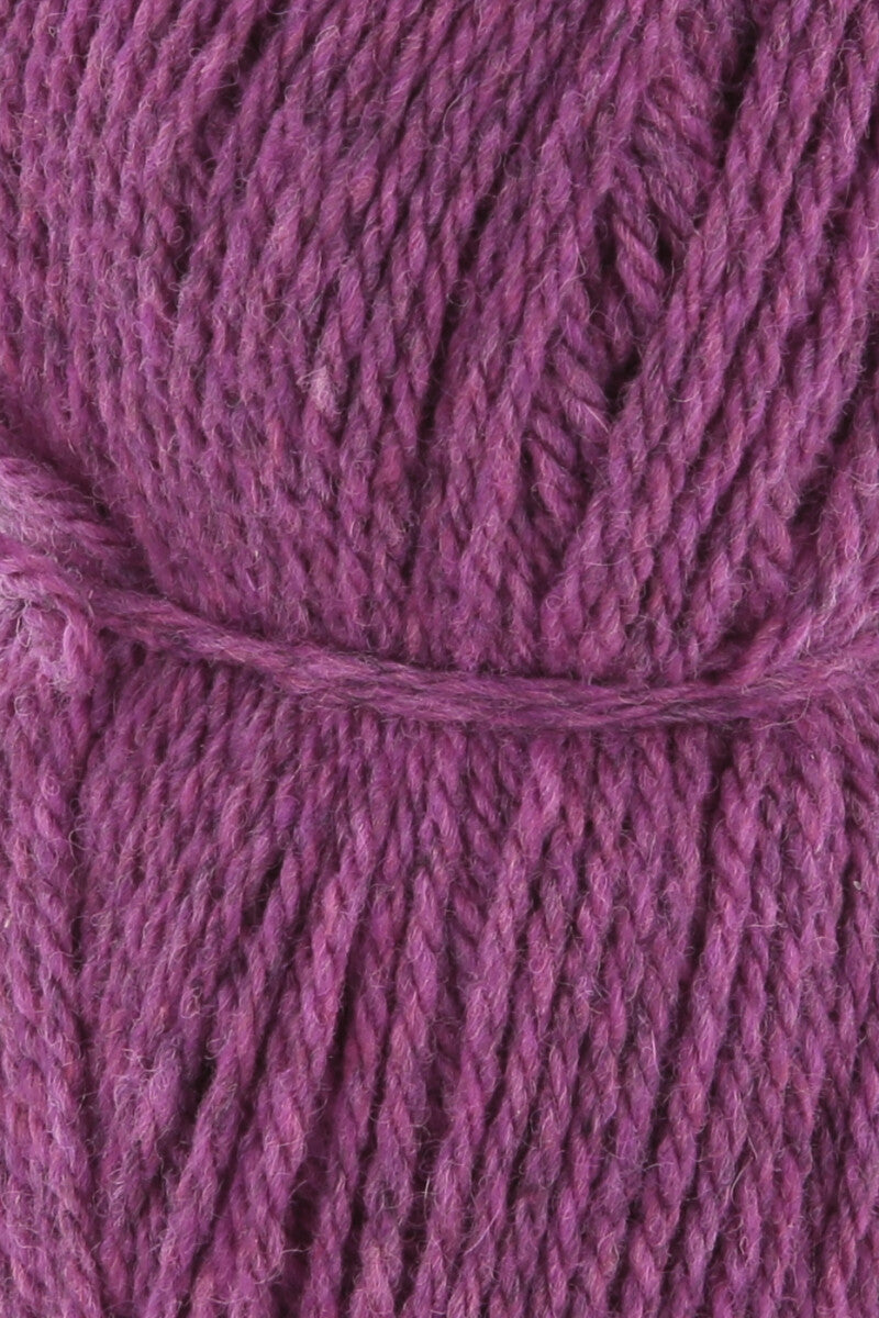 Lang Yarns Donegal Woolen Spun Yarn, 105m / 50g – Berry (0066), yarn texture