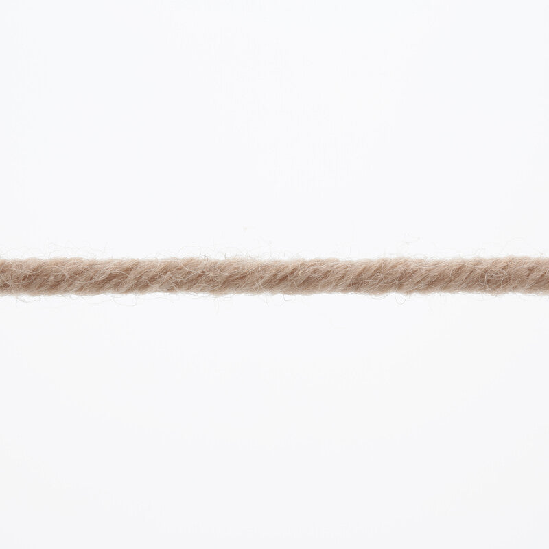 Lang Yarns Merino+ – 50g / 90m – Camel (0139) – yarn texture