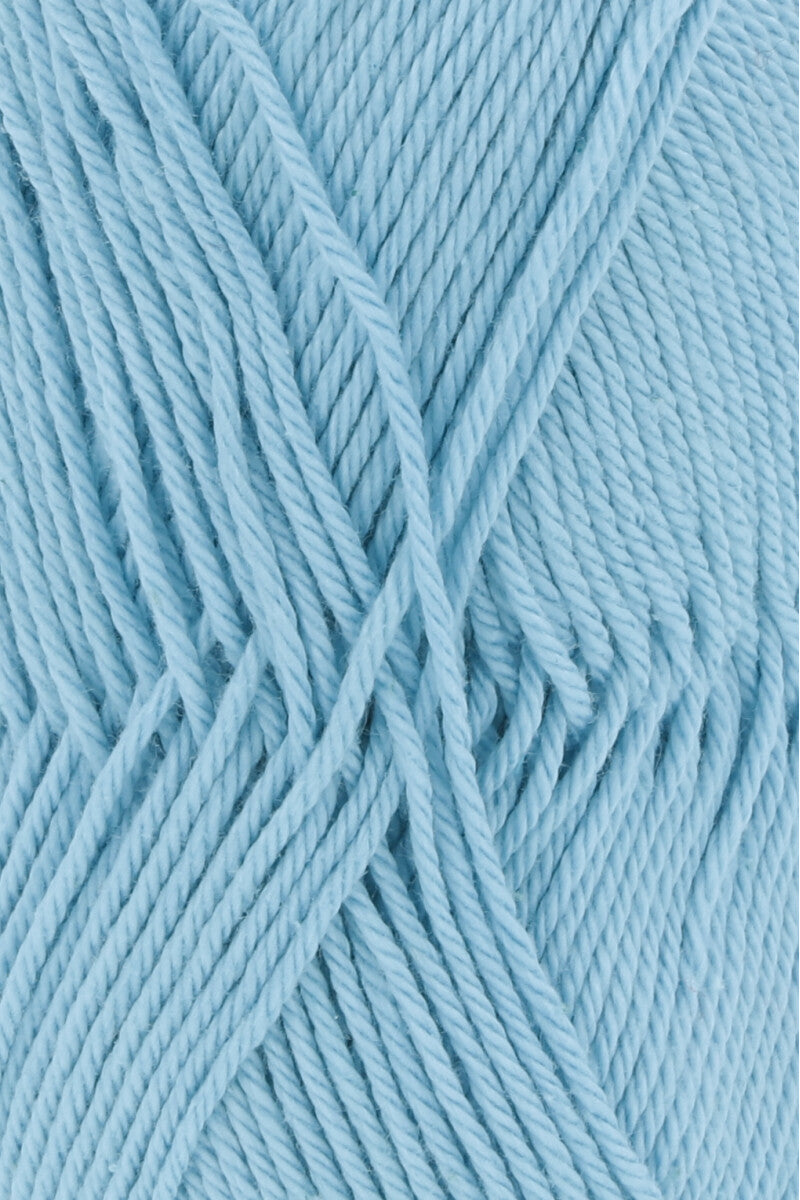 Lang Yarns Quattro – 50g / 120m – Light Turquoise (0078) – detail