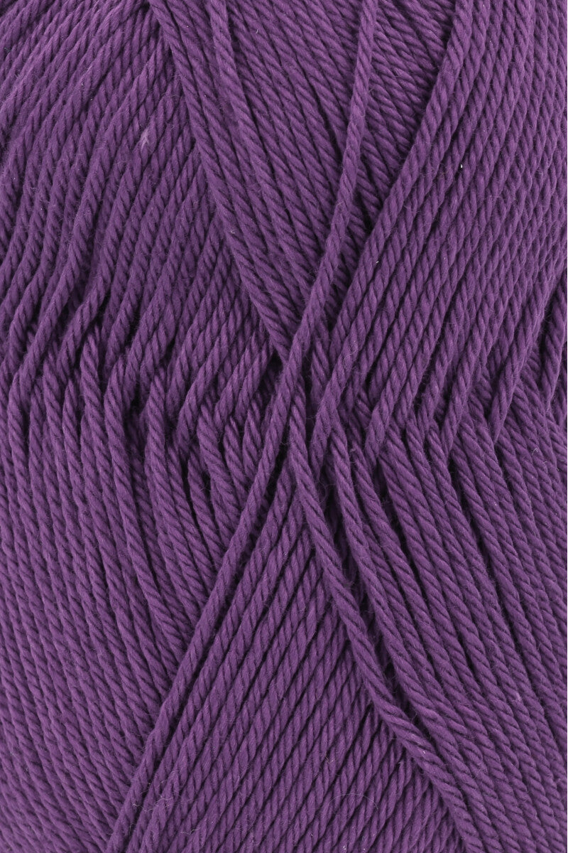 Lang Yarns Quattro – 50g / 120m – Purple (0080) – detail