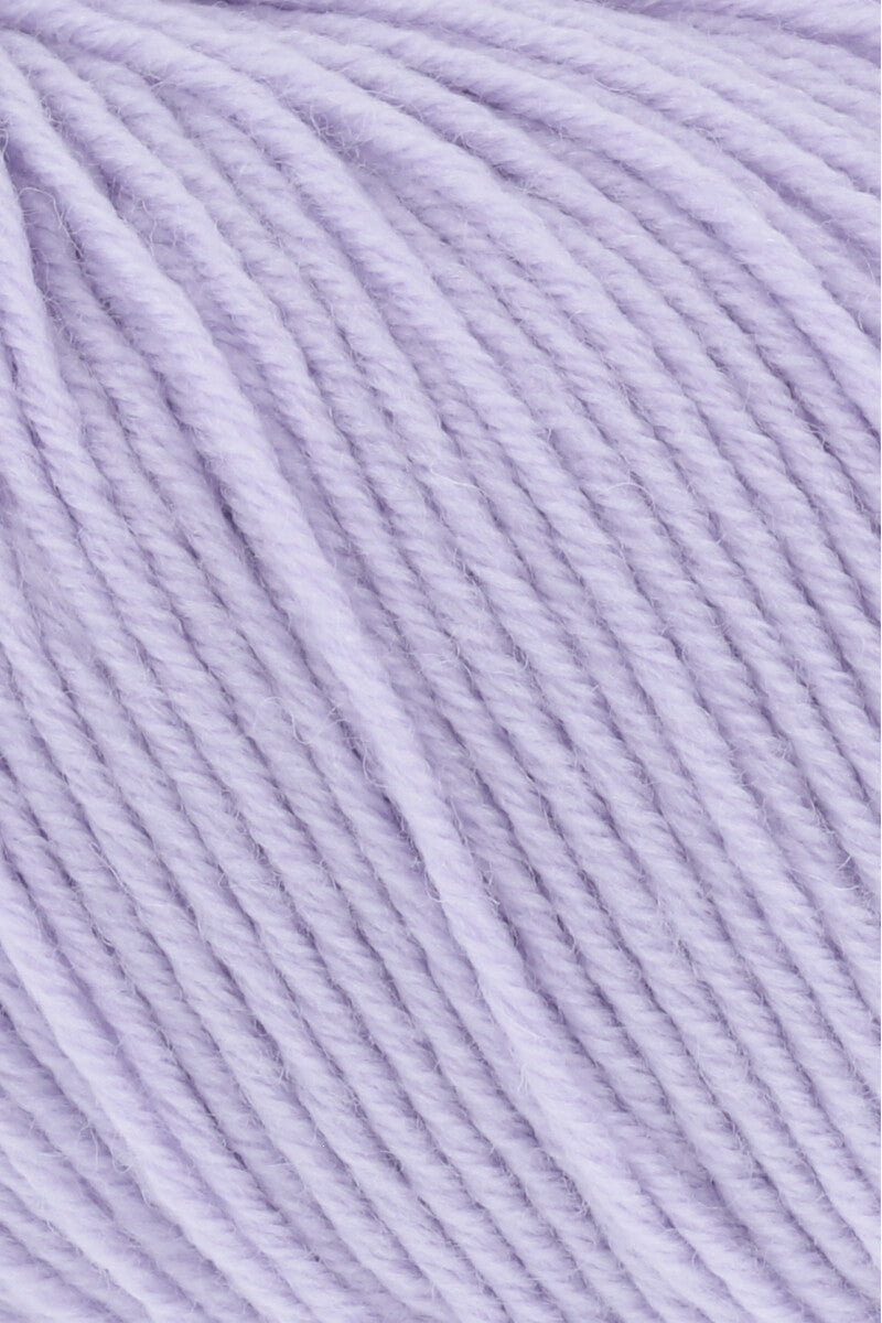 Lang Yarns Merino 150 Yarn, 150m / 50g – Light Lilac (0107), yarn texture