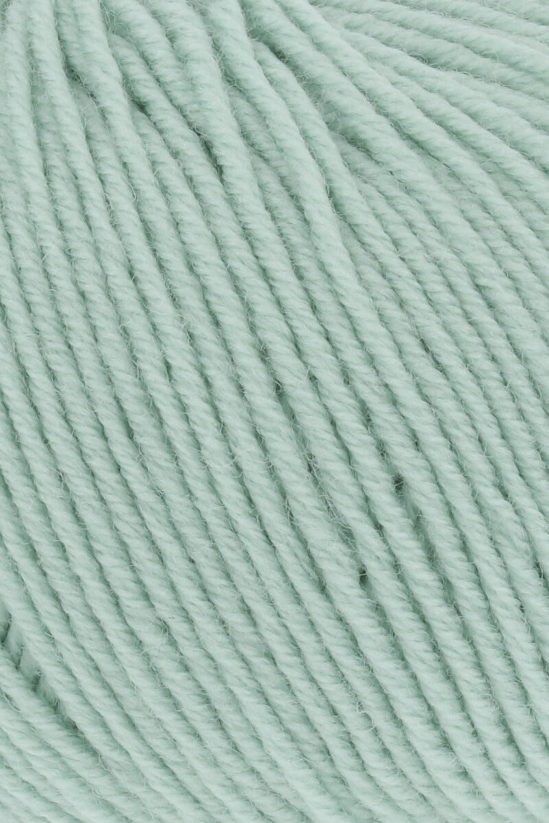 Lang Yarns Merino 150 Yarn, 150m / 50g – Pistache (0258), yarn texture