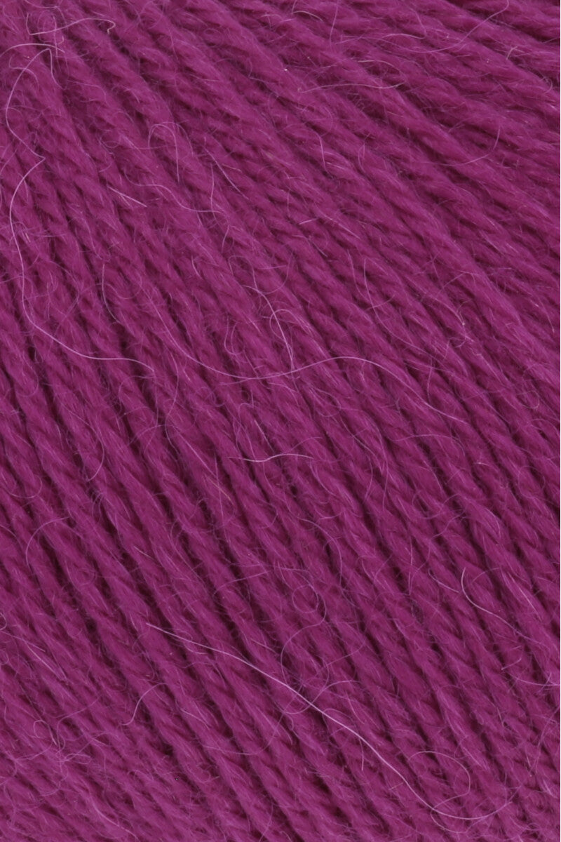Lang Yarns Baby Alpaca Yarn, 170m / 50g – Fuchsia (0066), yarn texture