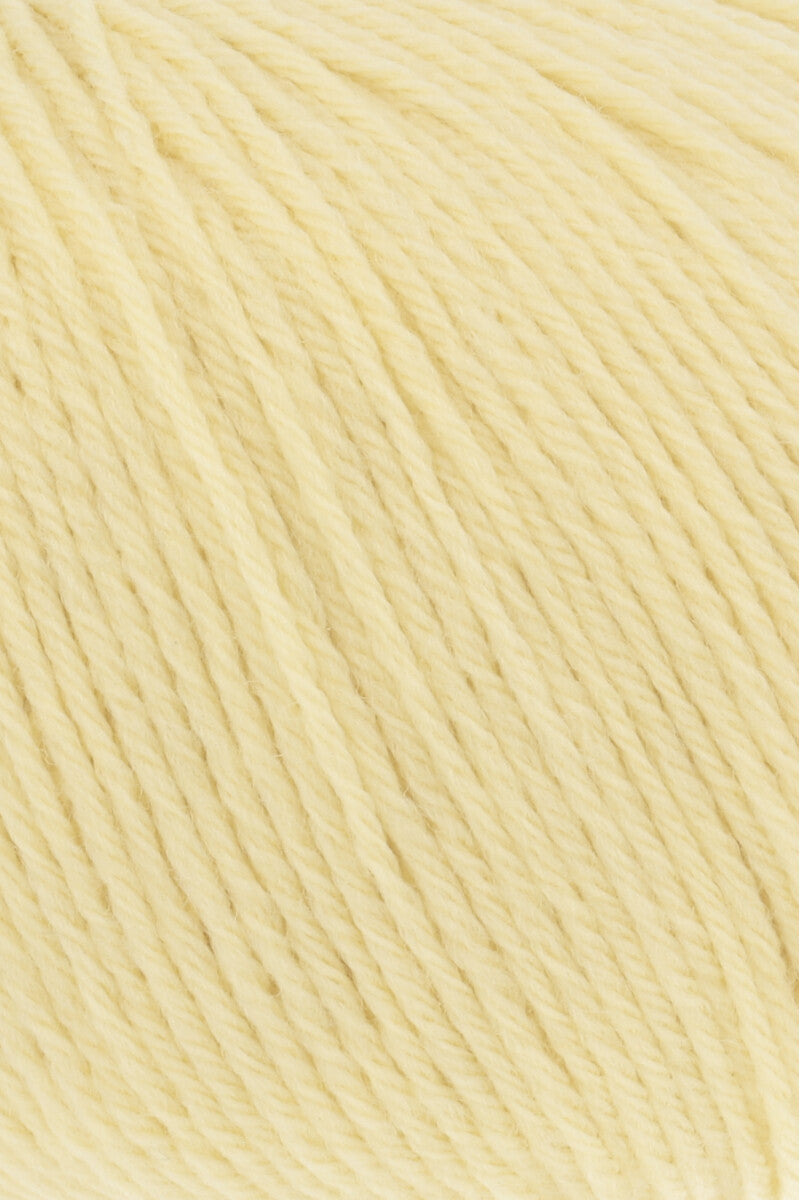 Lang Yarns Merino 200 Bébé Yarn, 203m / 50g – Yellow (0314), yarn texture
