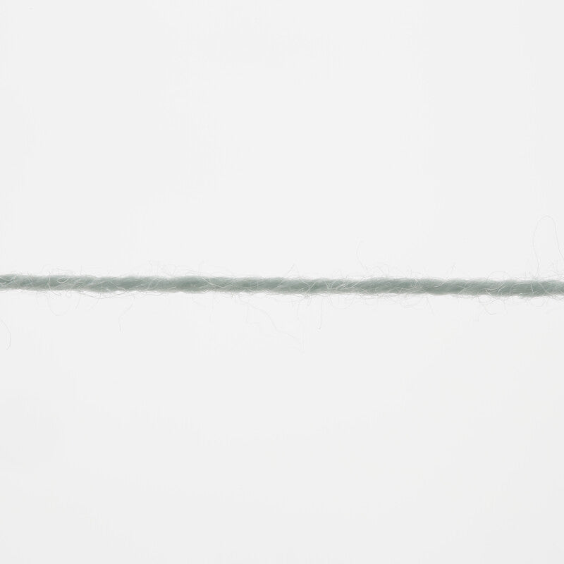 Lang Yarns Merino 400 Lace – 25g / 200m – Sage (0092) – yarn texture