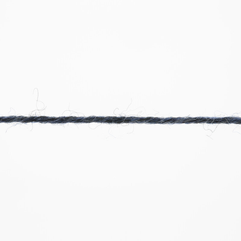 Lang Yarns Merino 400 Lace – 25g / 200m – Dark Jeans Mélange (0334) – yarn texture