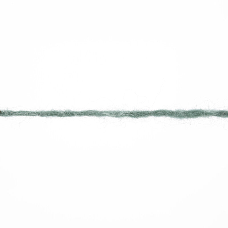 Lang Yarns Cashmere Lace – 25g / 165m – Ivy (0093) – yarn texture