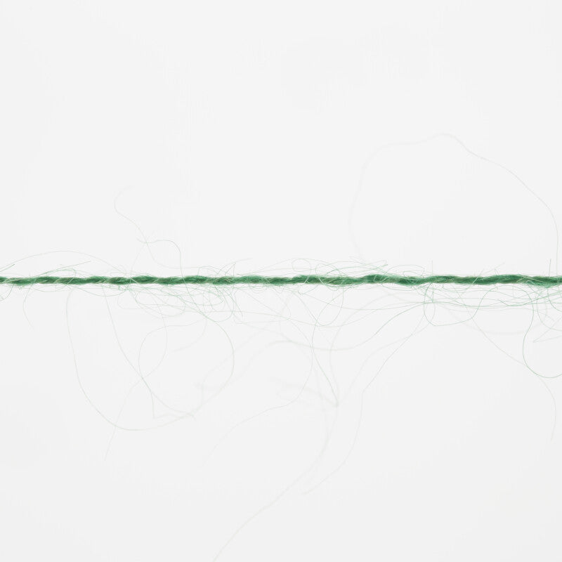 Lang Yarns Lace Yarn, 310m / 25g – Leaf Green (0017), yarn strand